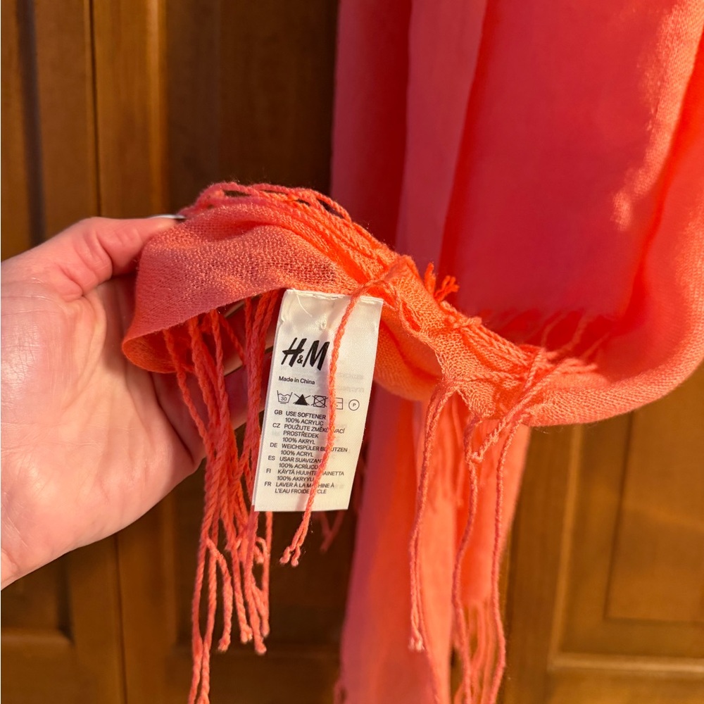 H&M Coral Fringe Scarf - Picture 2 of 3